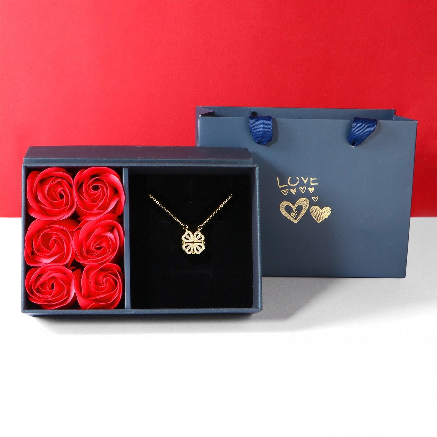 Kit Amor Eterno ColarTrevo® + CAIXA COM 6 ROSAS - Ride Up