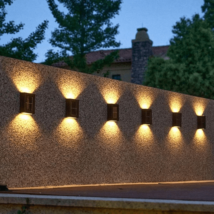 Solar Up LED - Luminária Externa Solar com 2 Feixes - Ride Up
